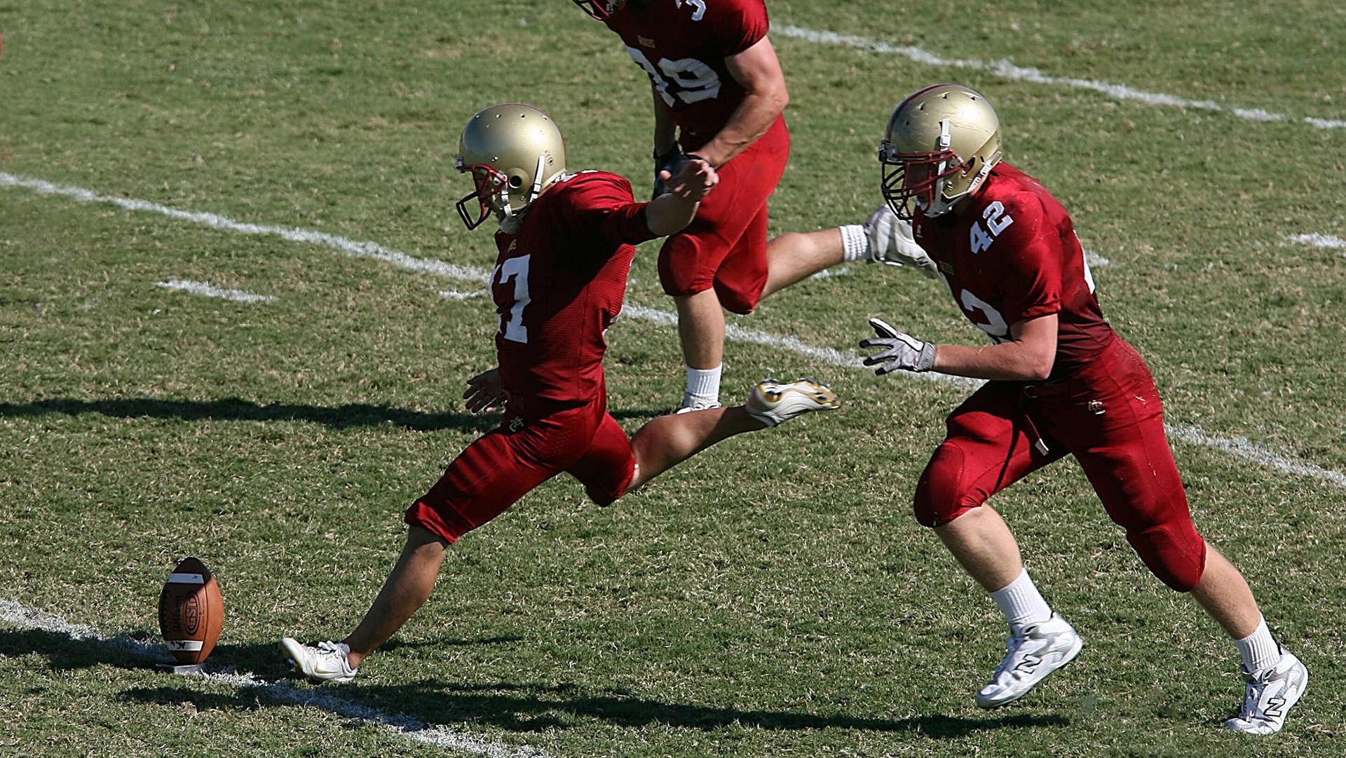 传统民族舞龙舞狮，激情庆典中的运动元素